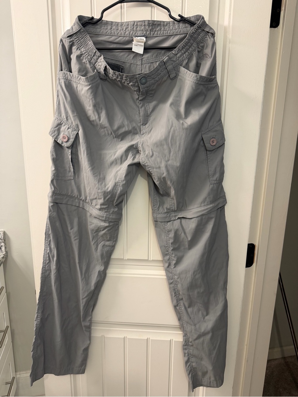 The North Face Women's size 12L
Long Convertible Hiking Cargo
Pants Gray Zip